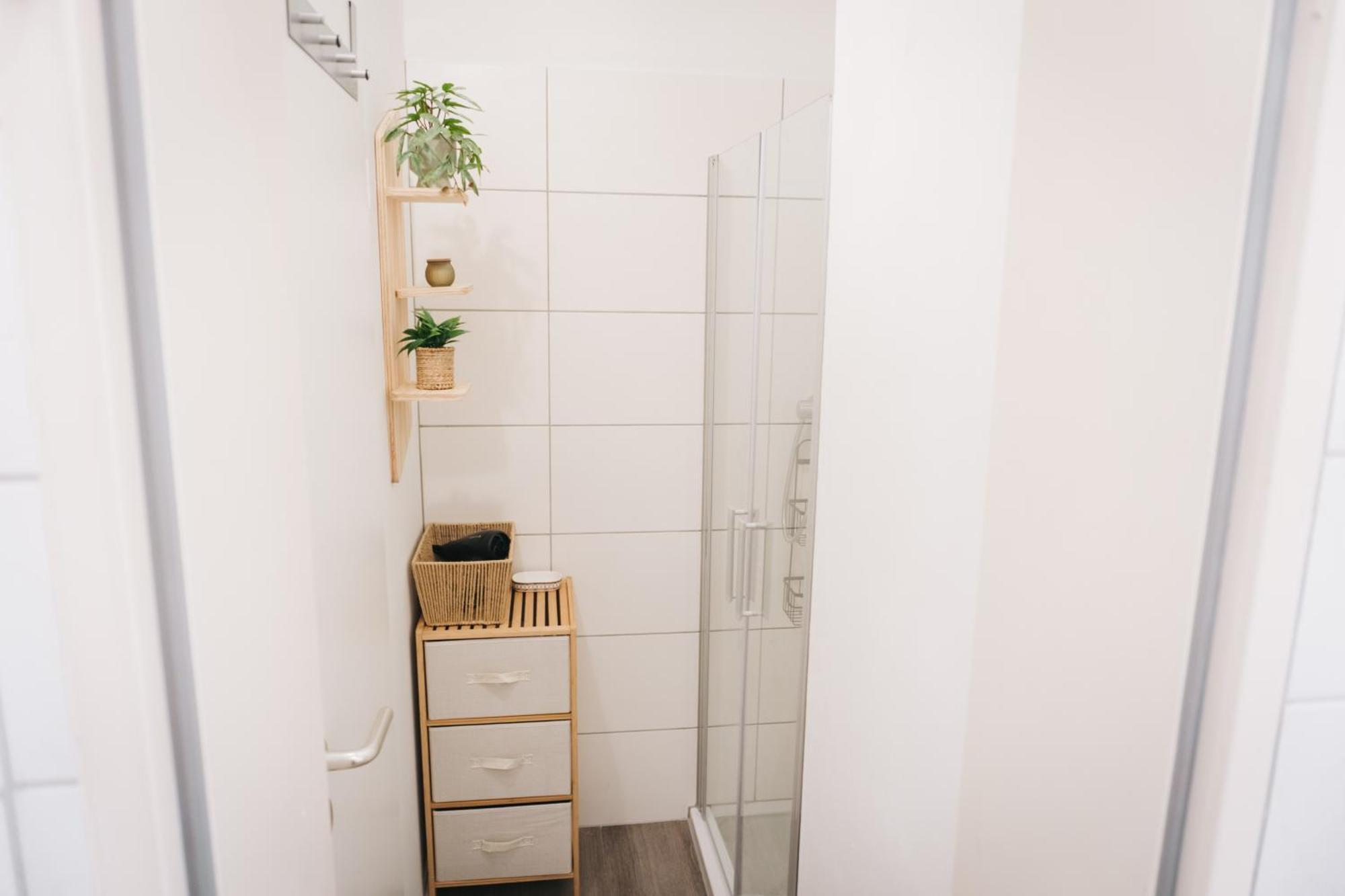 Raum Life - Vintage Loft - Heimkino Netflix - 2x Privat Parkplaetze