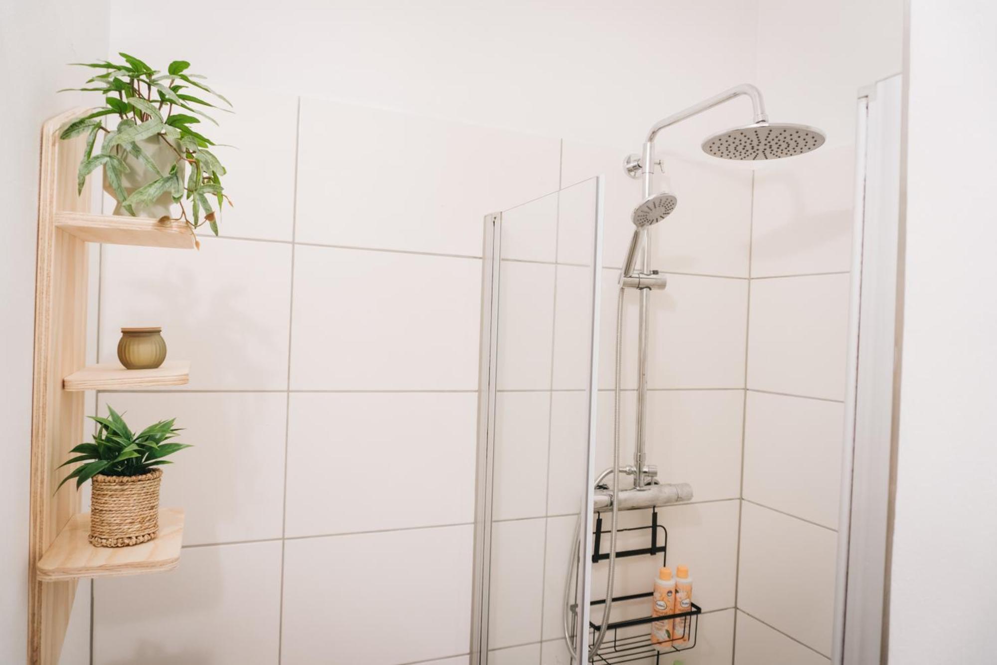 Raum Life - Vintage Loft - Heimkino Netflix - 2x Privat Parkplaetze *